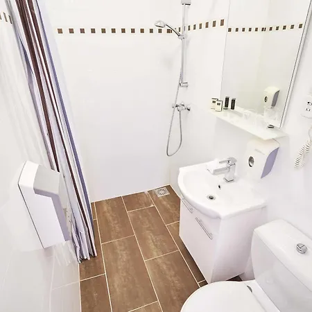 Nes Hotell
